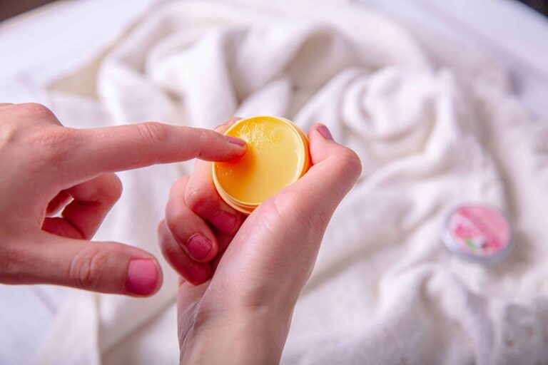 5 utilisations insolites du lait maternel